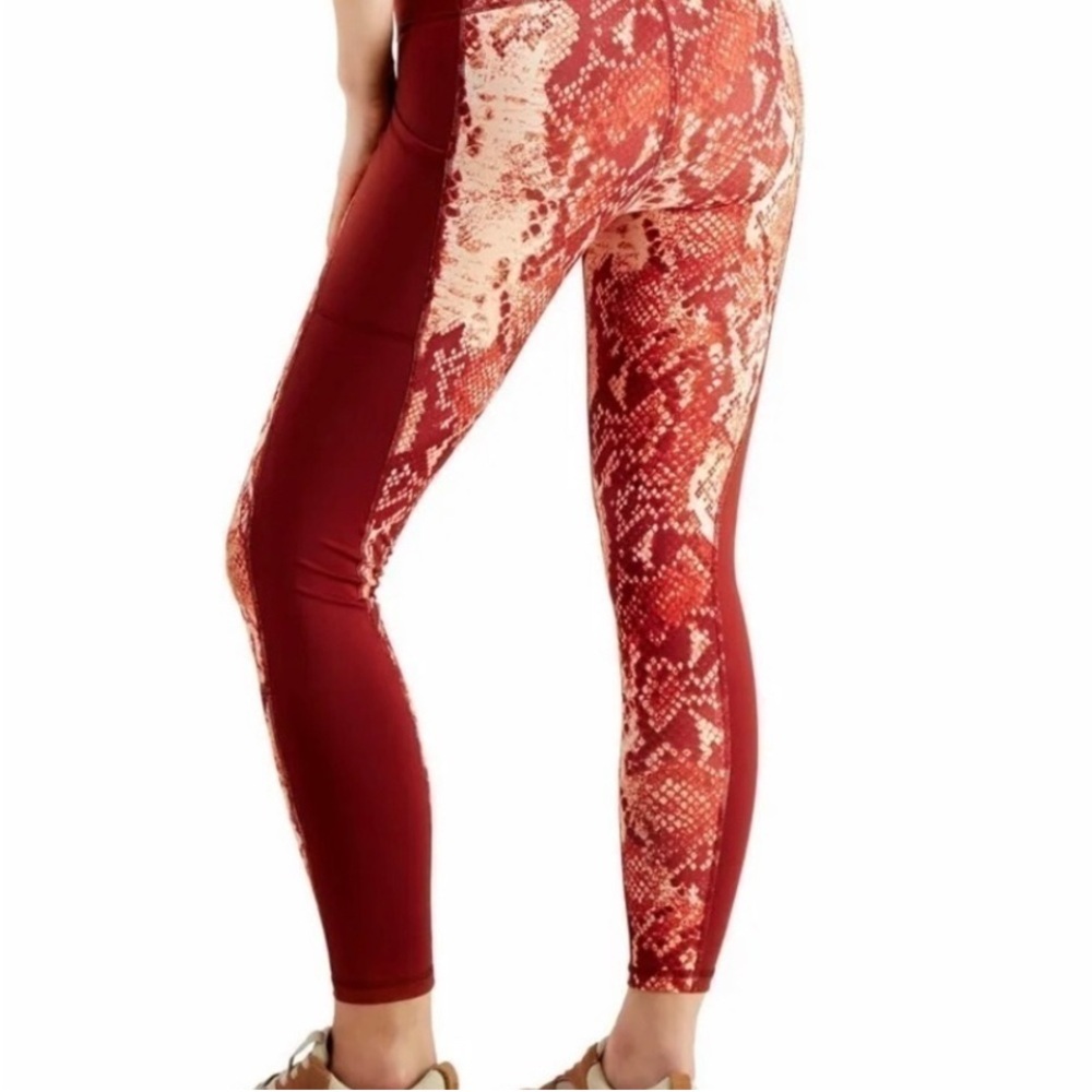 “IDEOLOGY” Compression Leggings with a Snake Pattern. - Picture 3 of 6